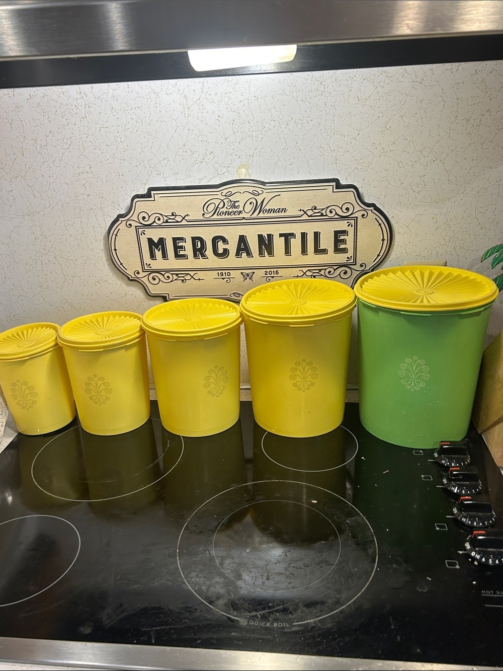 Vintage Tupperware Set 5 canisters